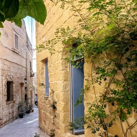 Historic Hideaways - 900 Year Old Converted Studios ビクトリア エクステリア 写真