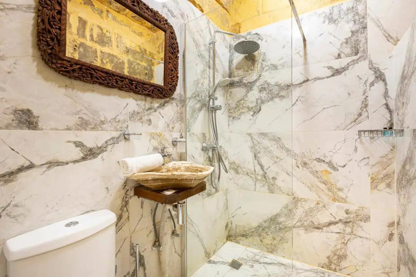 Historic Hideaways - 900 Year Old Converted Studios ビクトリア エクステリア 写真