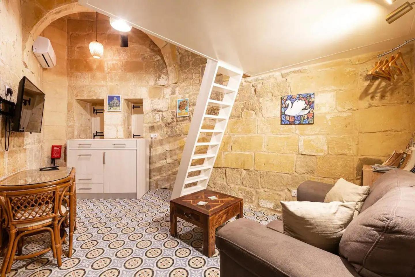 Historic Hideaways - 900 Year Old Converted Studios ビクトリア エクステリア 写真