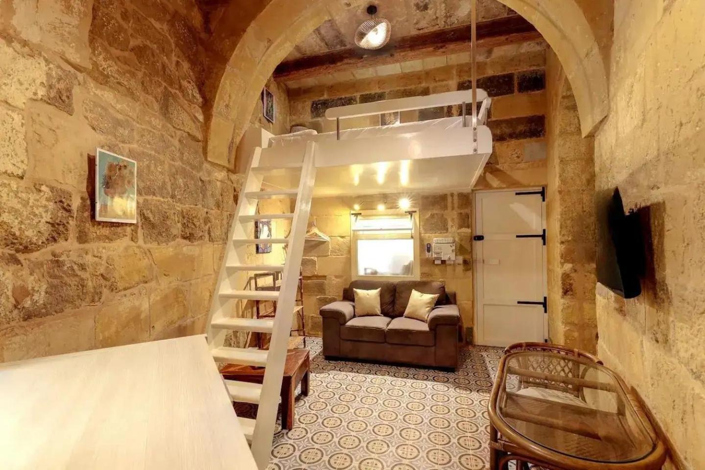Historic Hideaways - 900 Year Old Converted Studios ビクトリア エクステリア 写真