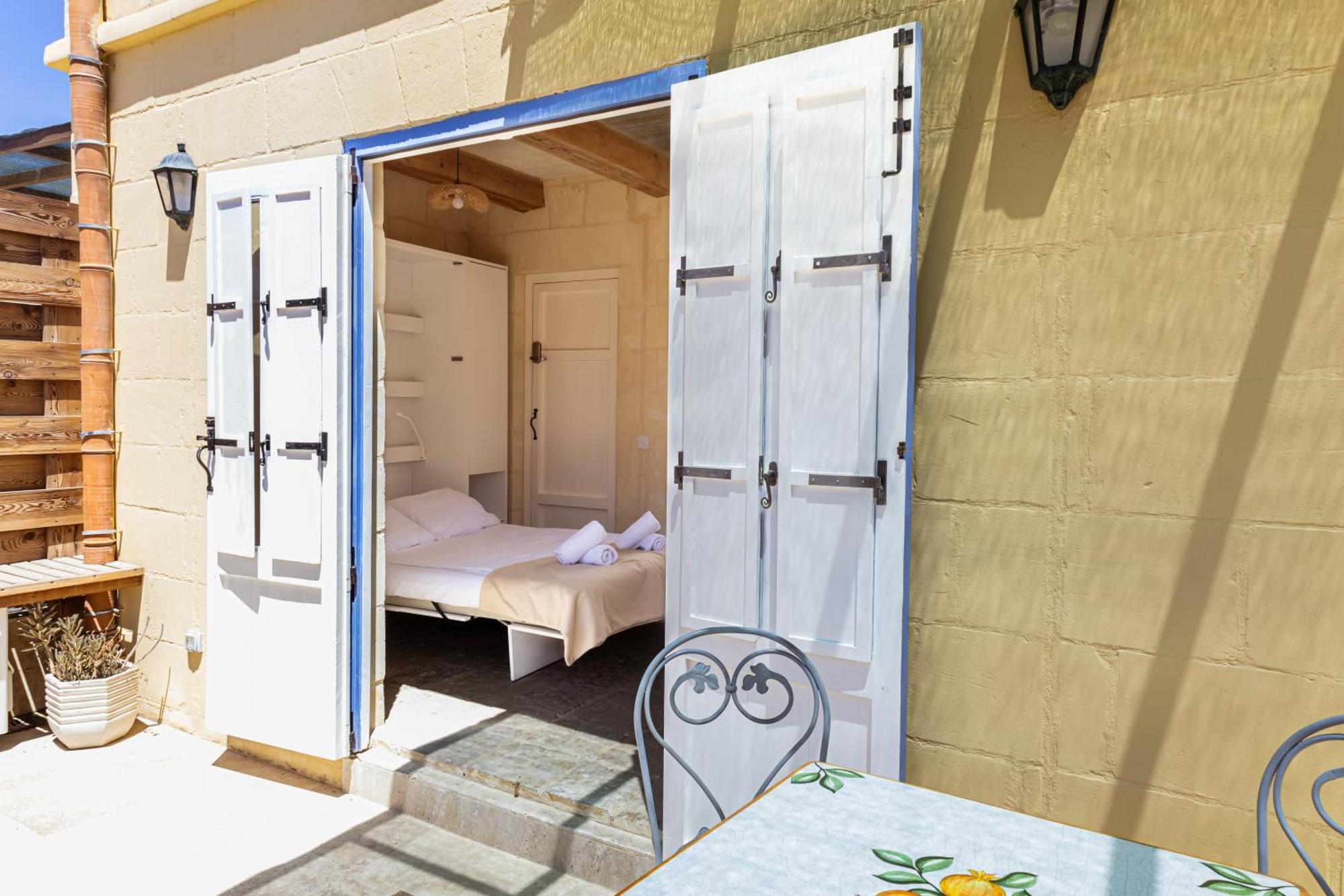 Historic Hideaways - 900 Year Old Converted Studios ビクトリア エクステリア 写真