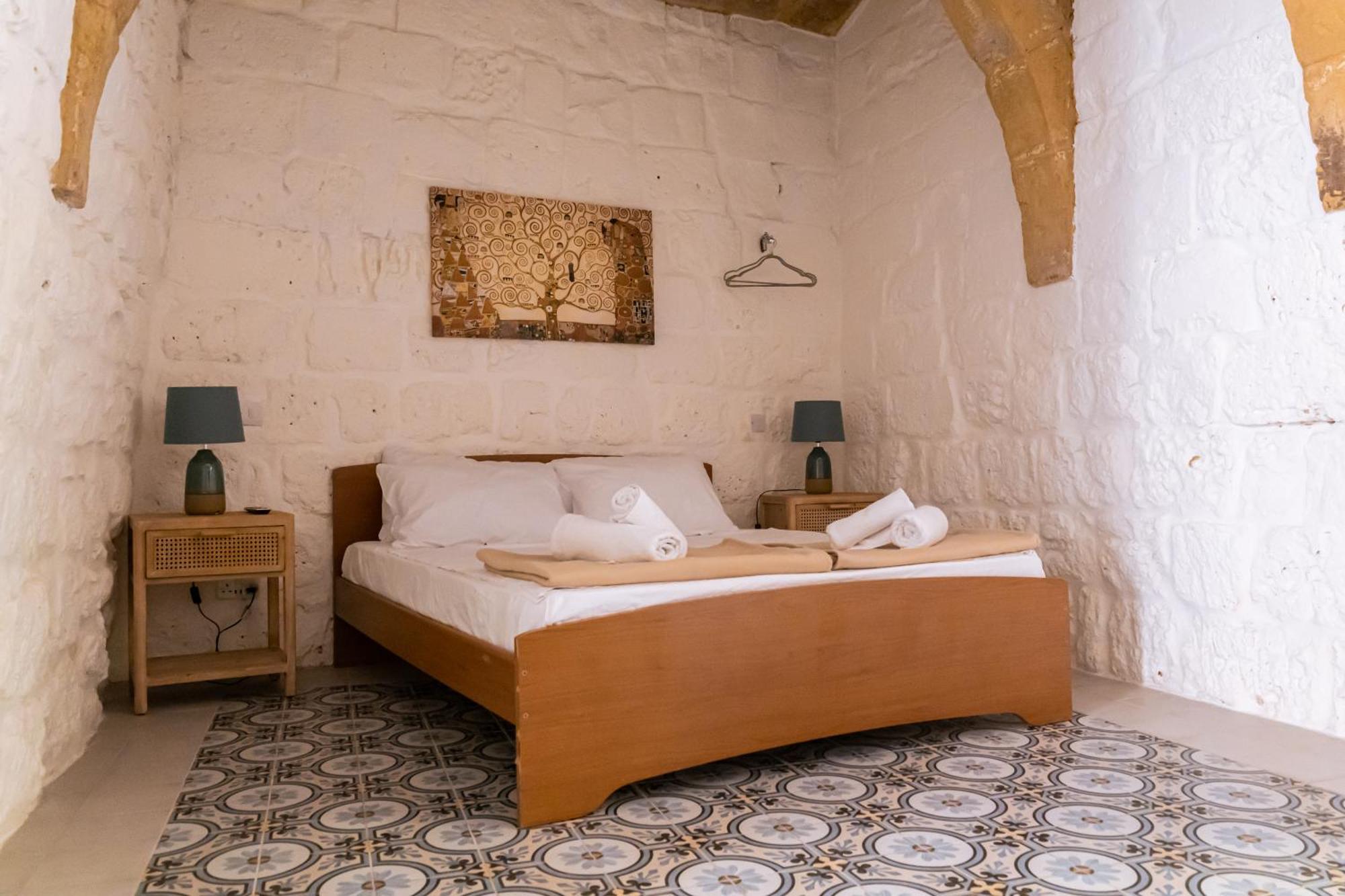Historic Hideaways - 900 Year Old Converted Studios ビクトリア エクステリア 写真